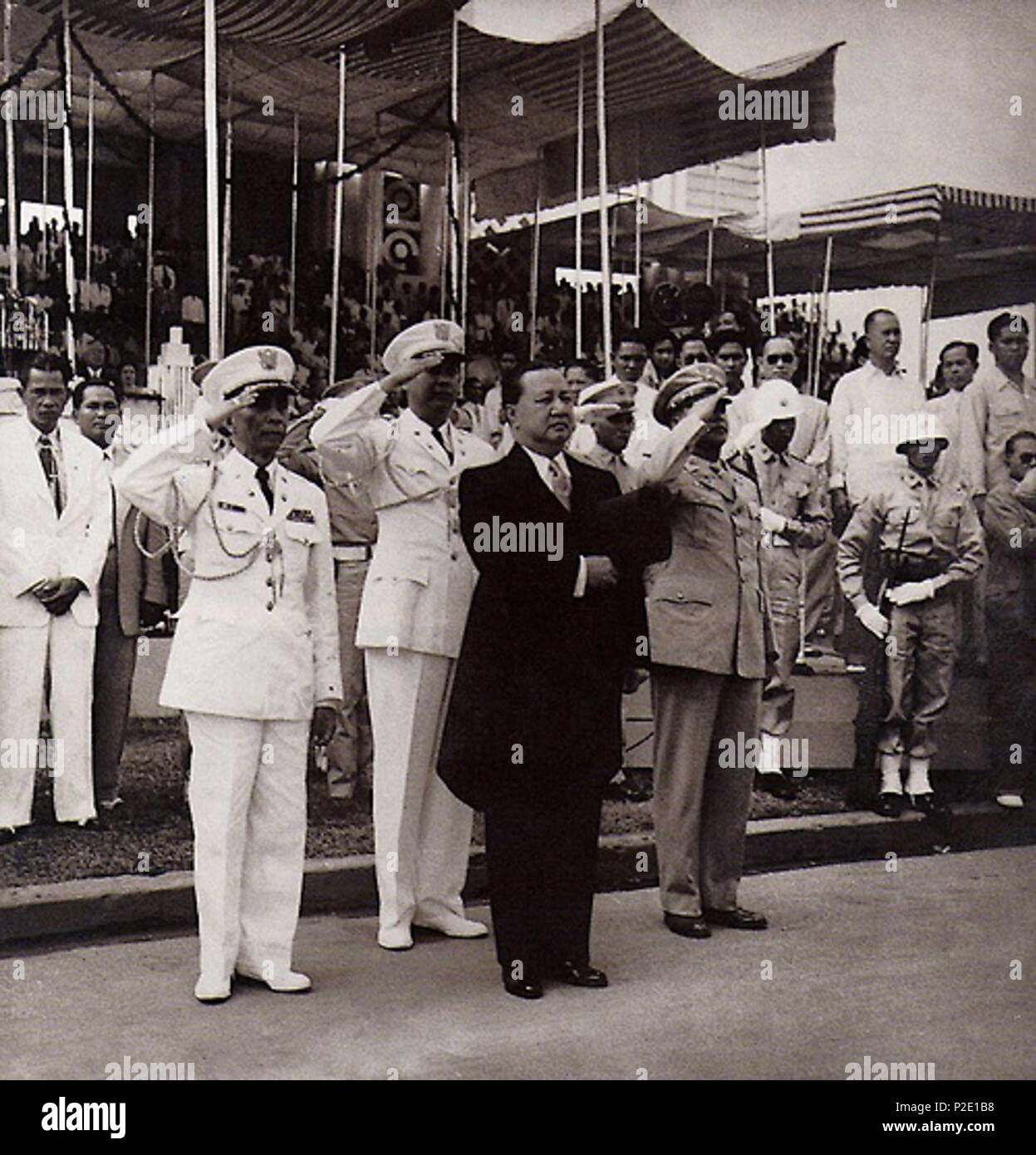 . English: President Elpidio Quirino leading the 1949 Rizal Day ceremony. 30 December 1949. Malacañang Palace 44 Quirino leads 1949 Rizal Day ceremony Stock Photo