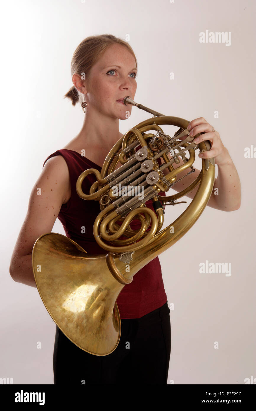 French horn in playing position hi-res stock photography and images - Alamy