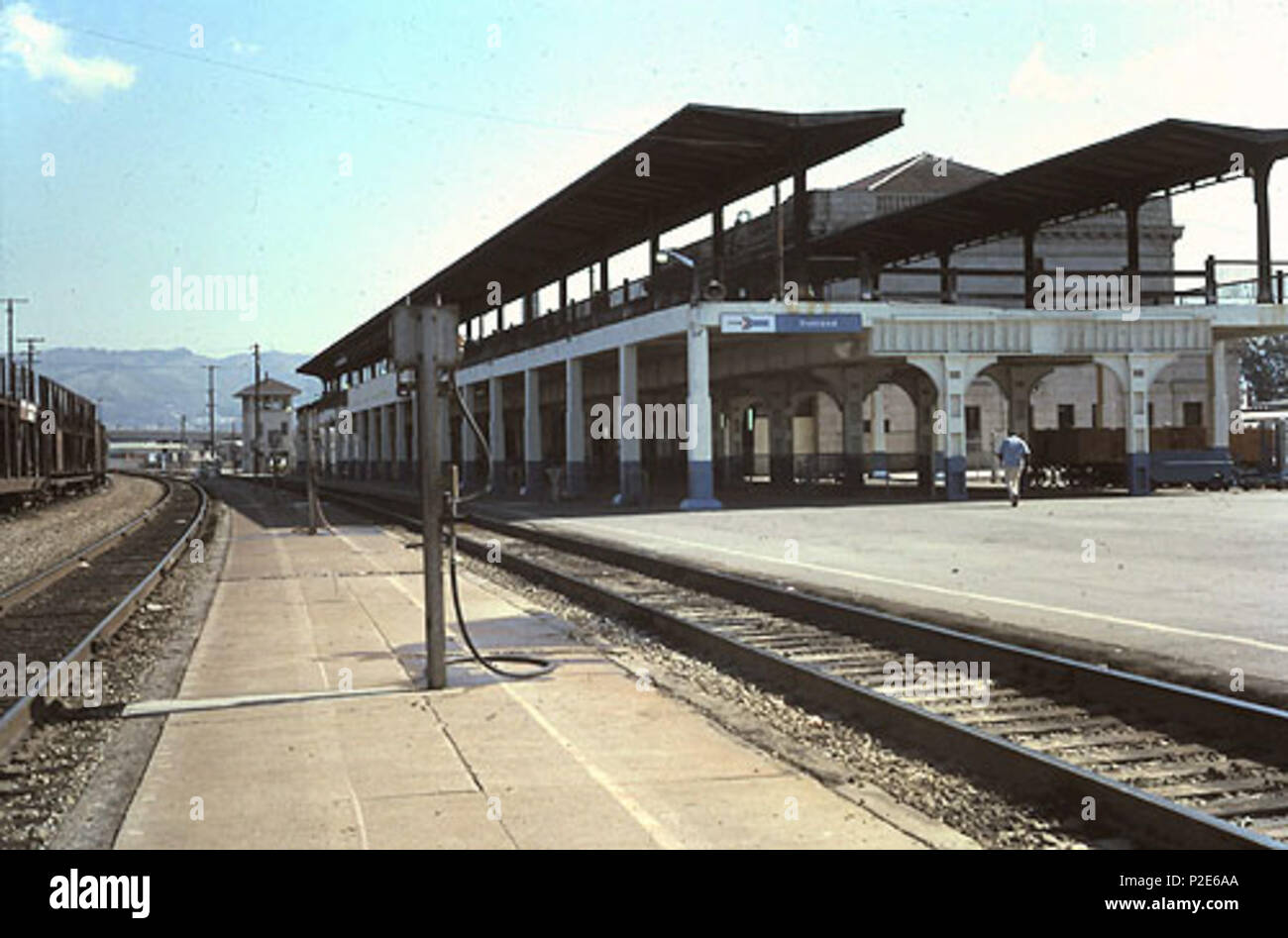 English: Platforms at 16th Street station in March 1977 . Taken on 30 March  1977. Hikki Nagasaki 42 Platforms at 16th Street station, March 30, 1977  Stock Photo - Alamy