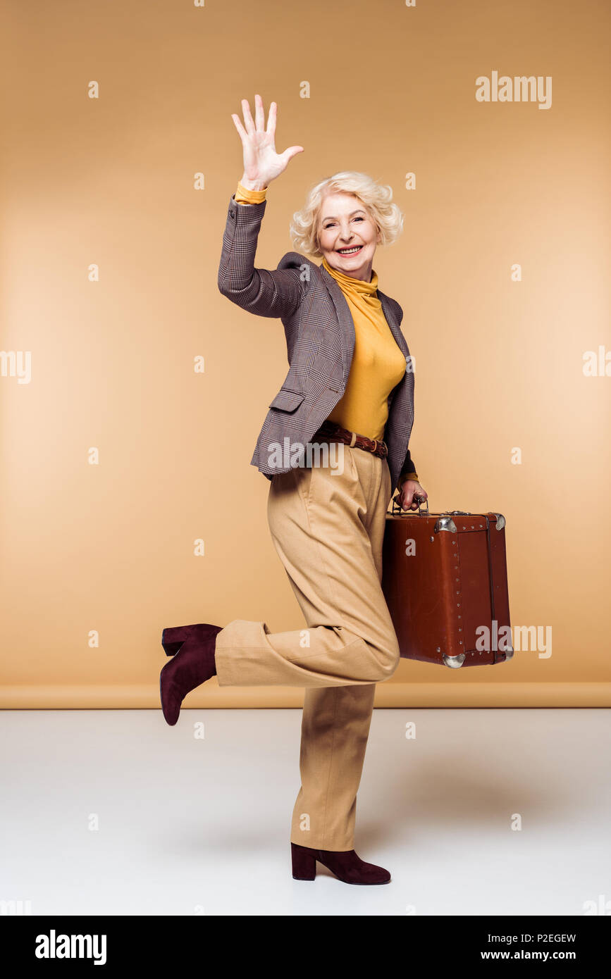 Woman with luggage 1920 hi-res stock photography and images - Alamy