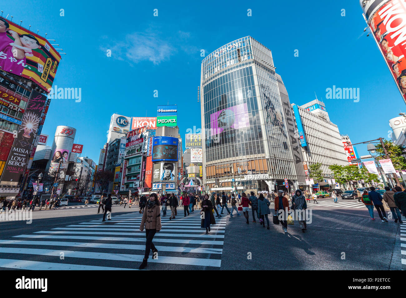 Tokyo pedestrian crossing shibuya hires stock photography and images