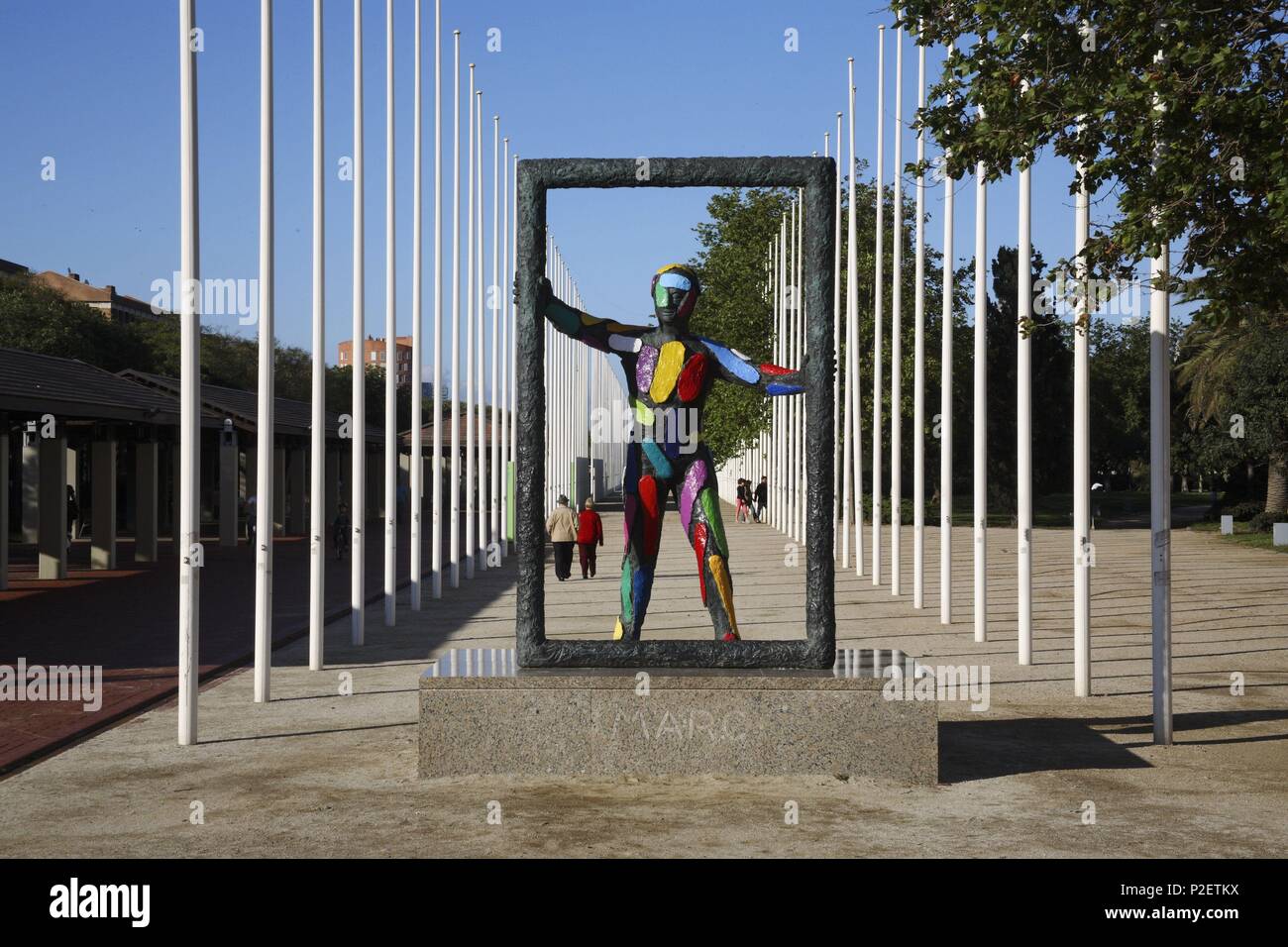 SPAIN - Catalonia - Barcelonés (district) - Barcelona. Barcelona (capital); escultura en la Villa Olímpica / Parc del Port Olímpic. Stock Photo