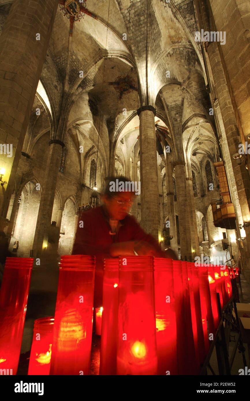 SPAIN - Catalonia - Barcelonés (district) - Barcelona. Barcelona; interior de la Iglesia gótica  de Santa María (barrio del Born / La Ribera). Stock Photo