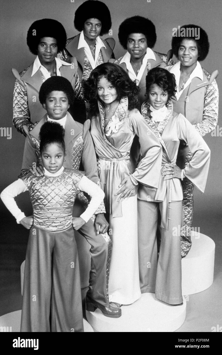 All eight of the Jacksons pose for the premier of the series 'The Jacksons' 29 January 1977. Stock Photo
