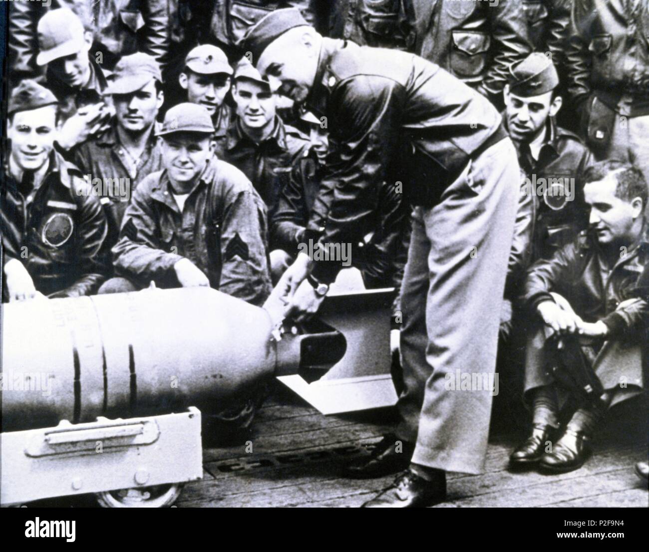 18 April 1942 Lt Col J Doolittle On Deck Of Uss Hornet Before Us Bomb Raid On Tokyo Stock Photo Alamy