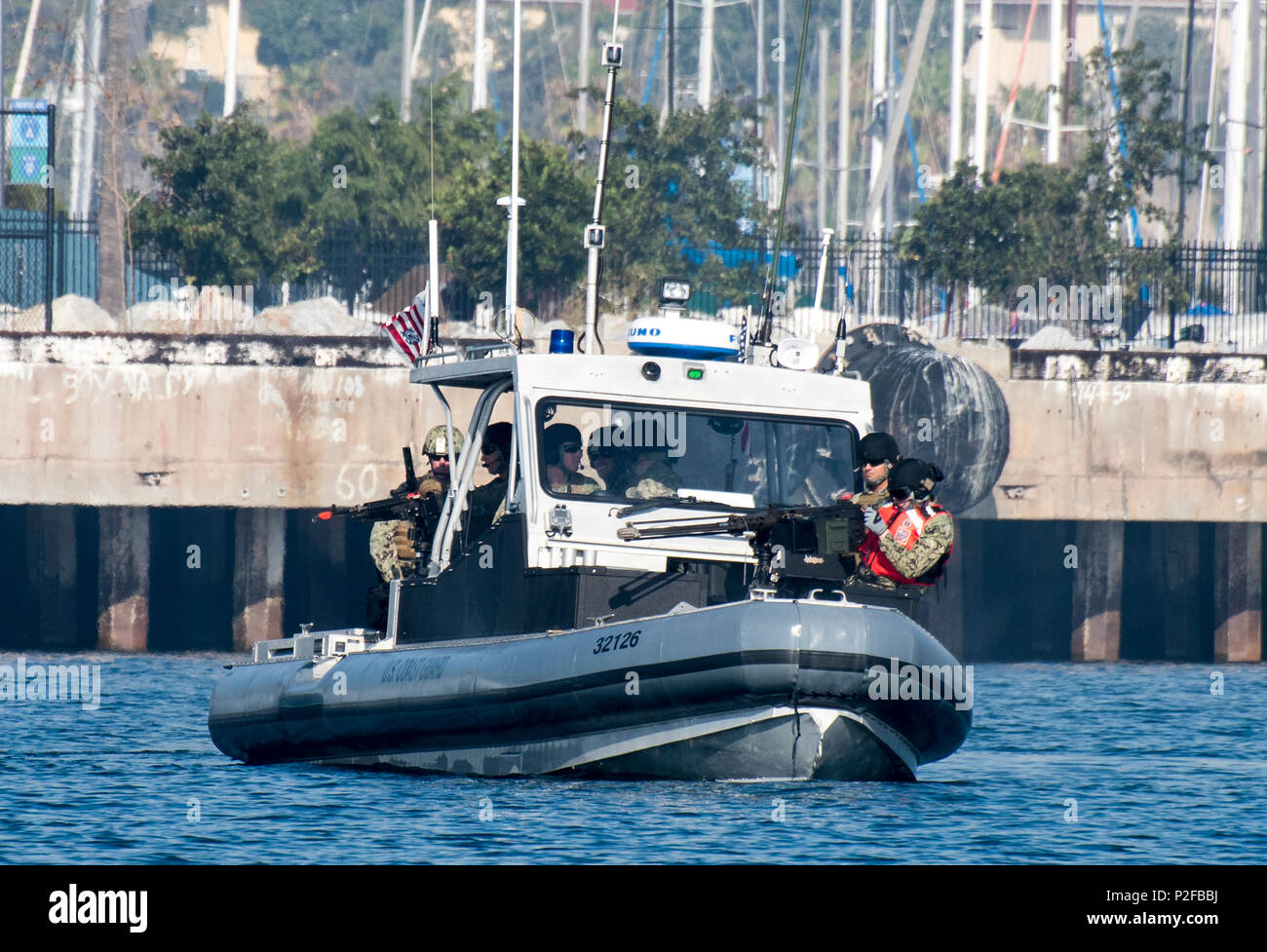 https://c8.alamy.com/comp/P2FBBJ/san-pedro-california-members-of-coast-guard-port-security-unit-311-based-in-san-pedro-conducted-a-military-training-exercise-in-the-port-of-los-angeles-on-september-17-2016-the-training-exercise-is-designed-to-test-and-maintain-the-proficiency-of-the-units-reserve-and-active-duty-members-during-the-drill-members-were-required-to-conduct-high-speed-small-boat-maneuvers-and-simulated-automatic-weapon-fire-us-coast-guard-photo-by-petty-officer-3rd-class-andrea-anderson-P2FBBJ.jpg