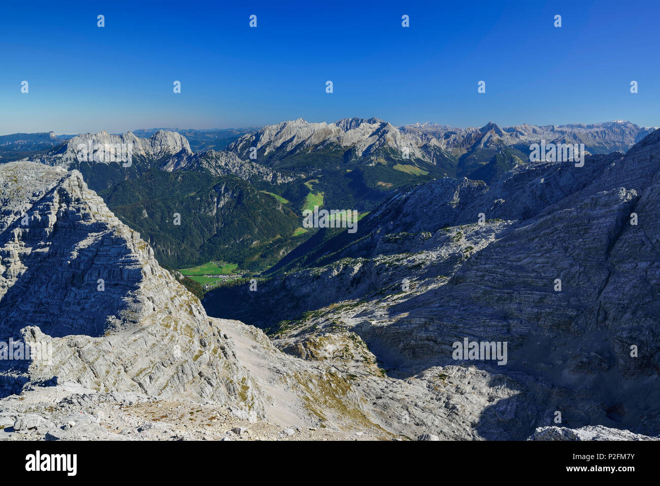 View from Mitterhorn to Reiteralm, Hochkalter, Watzmann, Dachstein, Hundstod and Hochkoenig, Nurracher Hoehenweg, Mitterhorn, Lo Stock Photo