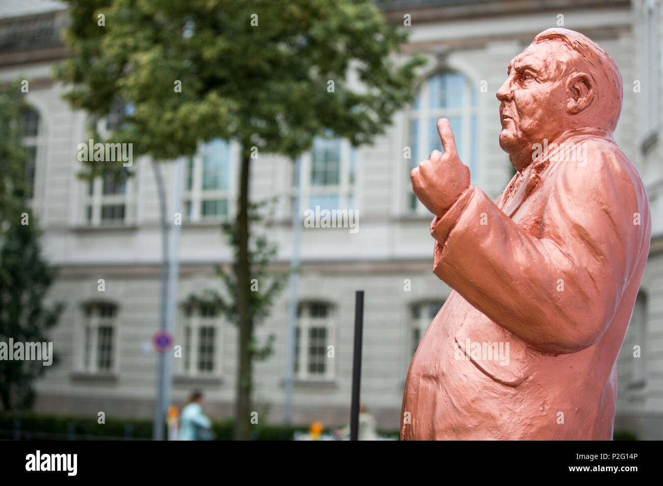 15 June 2018, Germany, Berlin: The New Social Market Economy initiative ('Neue Soziale Marktwirtschaft') displaying a statue of Ludwig Erhard, the father of the 'German Economic Miracle' and of the social market economy, before Germany's Ministry of Economy. The ceremony on the 70th anniversary of economic and monetary reforms in Germany took place in the Ministry. Photo: Jens Büttner/dpa-Zentralbild/dpa Credit: dpa picture alliance/Alamy Live News Stock Photo
