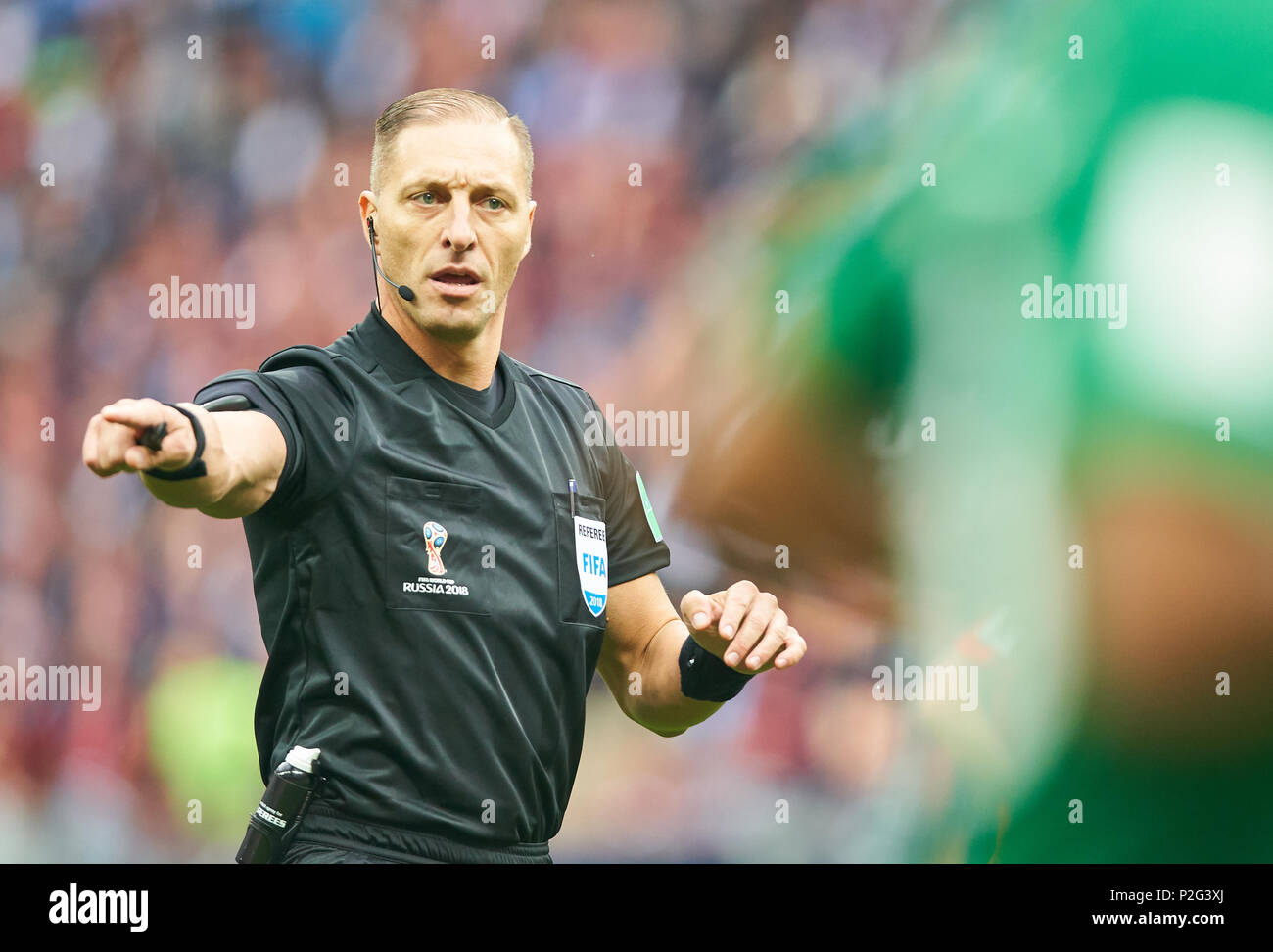 Moscow, Russia- Saudi Arabia, Soccer, Moscow, June 14, 2018 Referee Nestor PITANA, ARG with whistle, gestures, shows, referee, individual action RUSSIA - SAUDI ARABIA 5-0 FIFA WORLD CUP 2018 RUSSIA opening match, Season 2018/2019,  June 14, 2018 Luzhniki Stadium in Moscow, Russia. © Peter Schatz / Alamy Live News Stock Photo