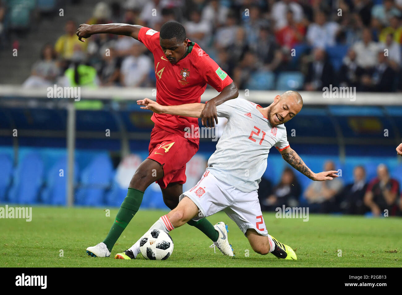 Sochi, Russland. 15th June, 2018. David SILVA (ESP, re), action, duels versus William CARVALHO (POR). Portugal (POR) - Spain (ESP) 3-3, Preliminary Round, Group B, Game 1, on 15.06.2018 in SOCHI, Fisht Olymipic Stadium. Football World Cup 2018 in Russia from 14.06. - 15.07.2018. | usage worldwide Credit: dpa/Alamy Live News Stock Photo