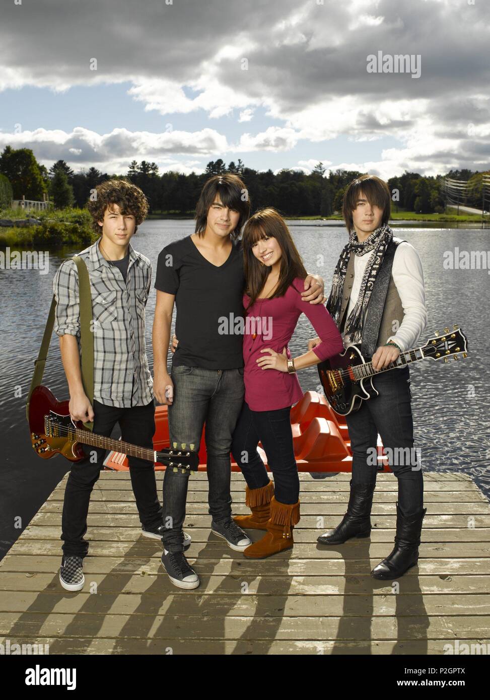 Original Film Title: CAMP ROCK. English Title: CAMP ROCK. Film Director: MATTHEW  DIAMOND. Year: 2008. Stars: KEVIN JONAS; JOE JONAS; NICK JONAS; DEMI  LOVATO. Credit: ALAN SACKS PRODUCTIONS / Album Stock Photo - Alamy