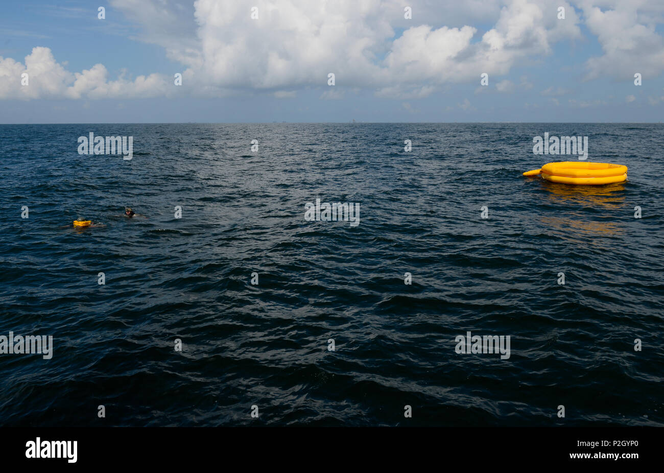 Life raft aerial hi-res stock photography and images - Alamy
