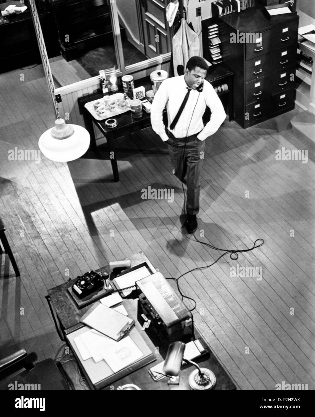 Original Film Title THE SLENDER THREAD. English Title THE SLENDER