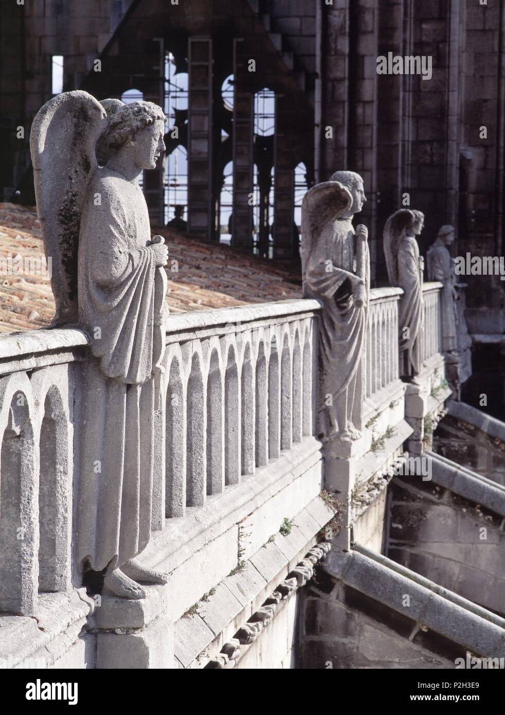 Catedral de Burgos, iniciada el año 1221 y finalizada en el s.XVI. Detalle de ángeles en el tejado de la catedral. Stock Photo