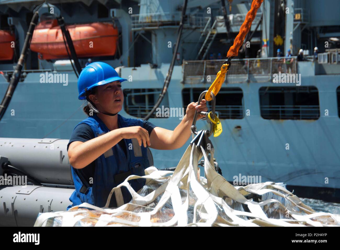 N Cl027 292 Indian Ocean Sept 16 16 Seaman Stephanie Miller From Hume Va Unhooks