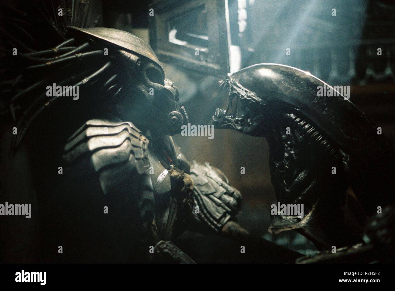 Original Film Title: ALIEN VS. PREDATOR.  English Title: ALIEN VS. PREDATOR.  Film Director: PAUL W. S. ANDERSON.  Year: 2004. Credit: 20TH CENTURY FOX / Album Stock Photo