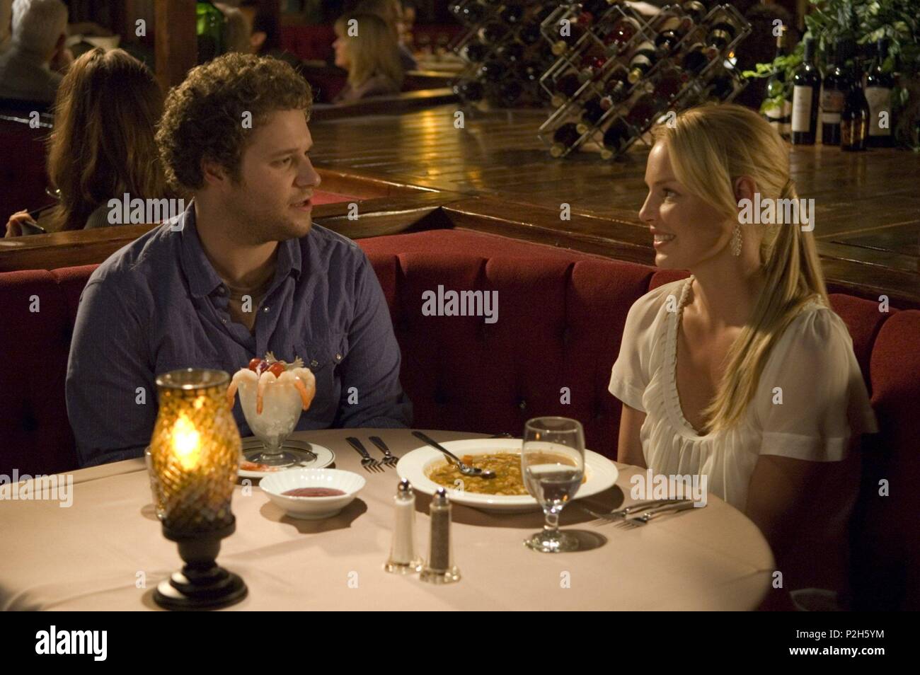 Original Film Title: KNOCKED UP.  English Title: KNOCKED UP.  Film Director: JUDD APATOW.  Year: 2006.  Stars: KATHERINE HEIGL; SETH ROGEN. Credit: UNIVERSAL PICTURES / Album Stock Photo