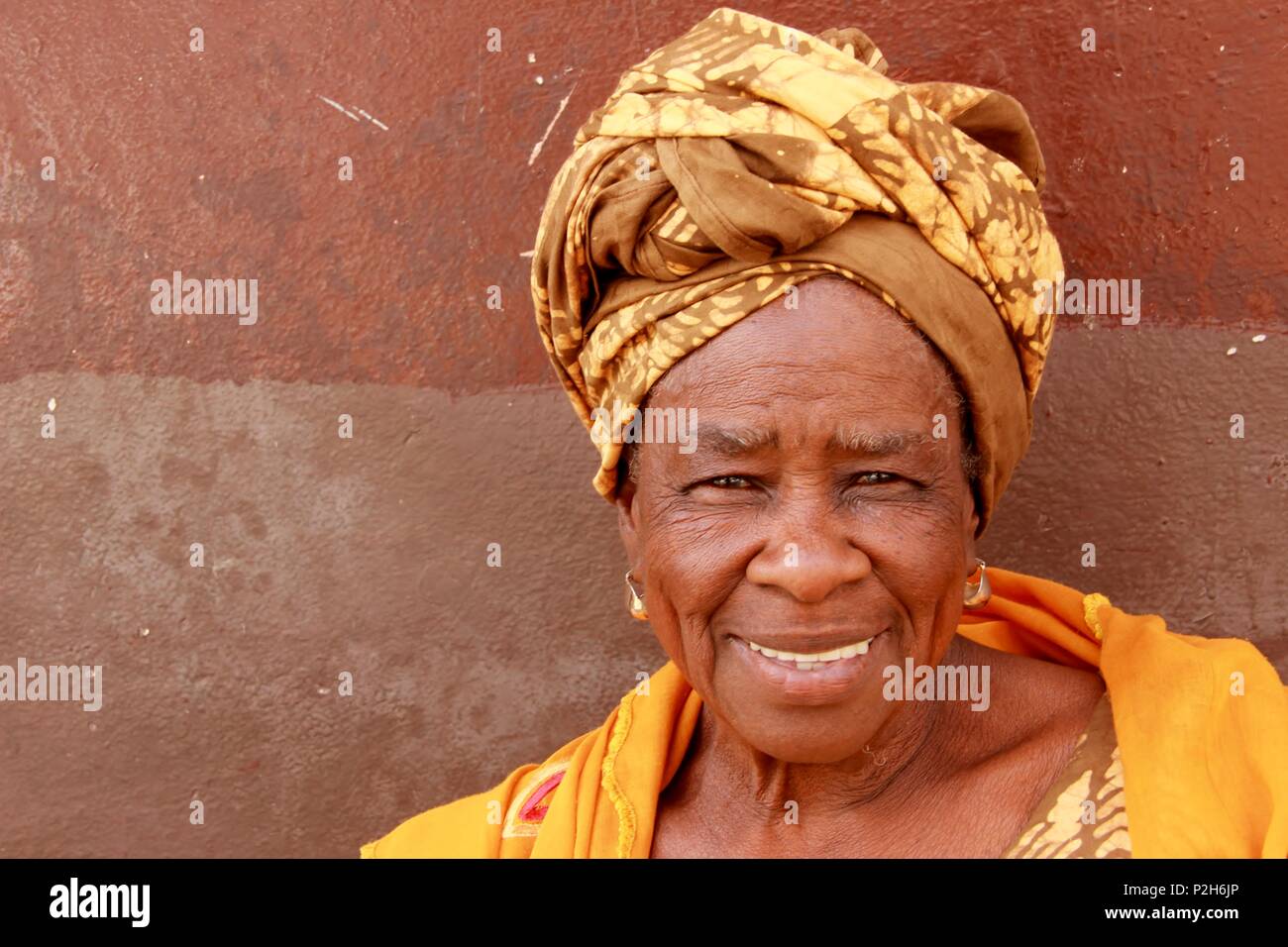 Women in traditional dress, Dakar, Senegal Stock Photo