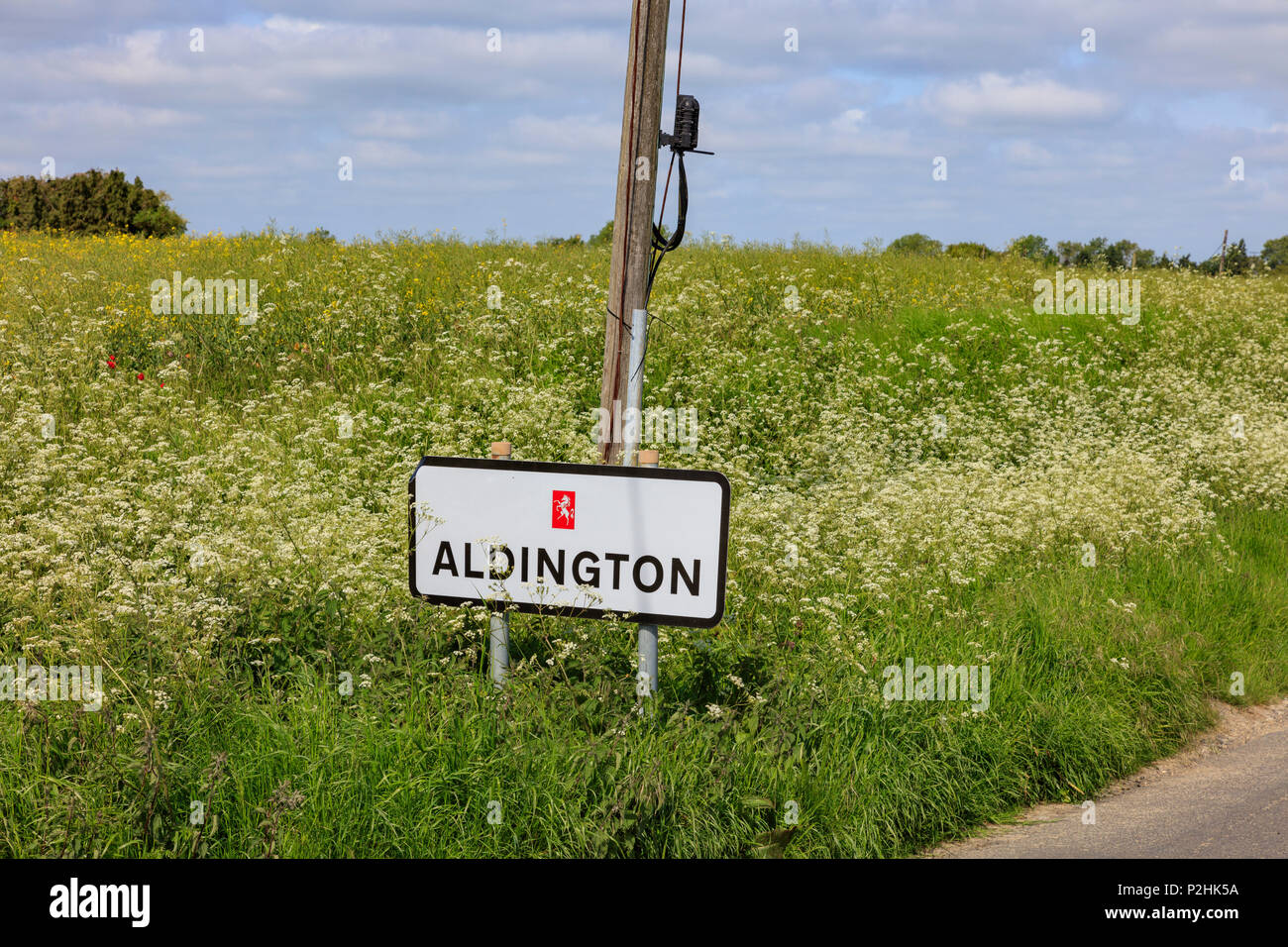 Aldington village sign post, a Kent White Horse symbol on it, Kent, UK Stock Photo