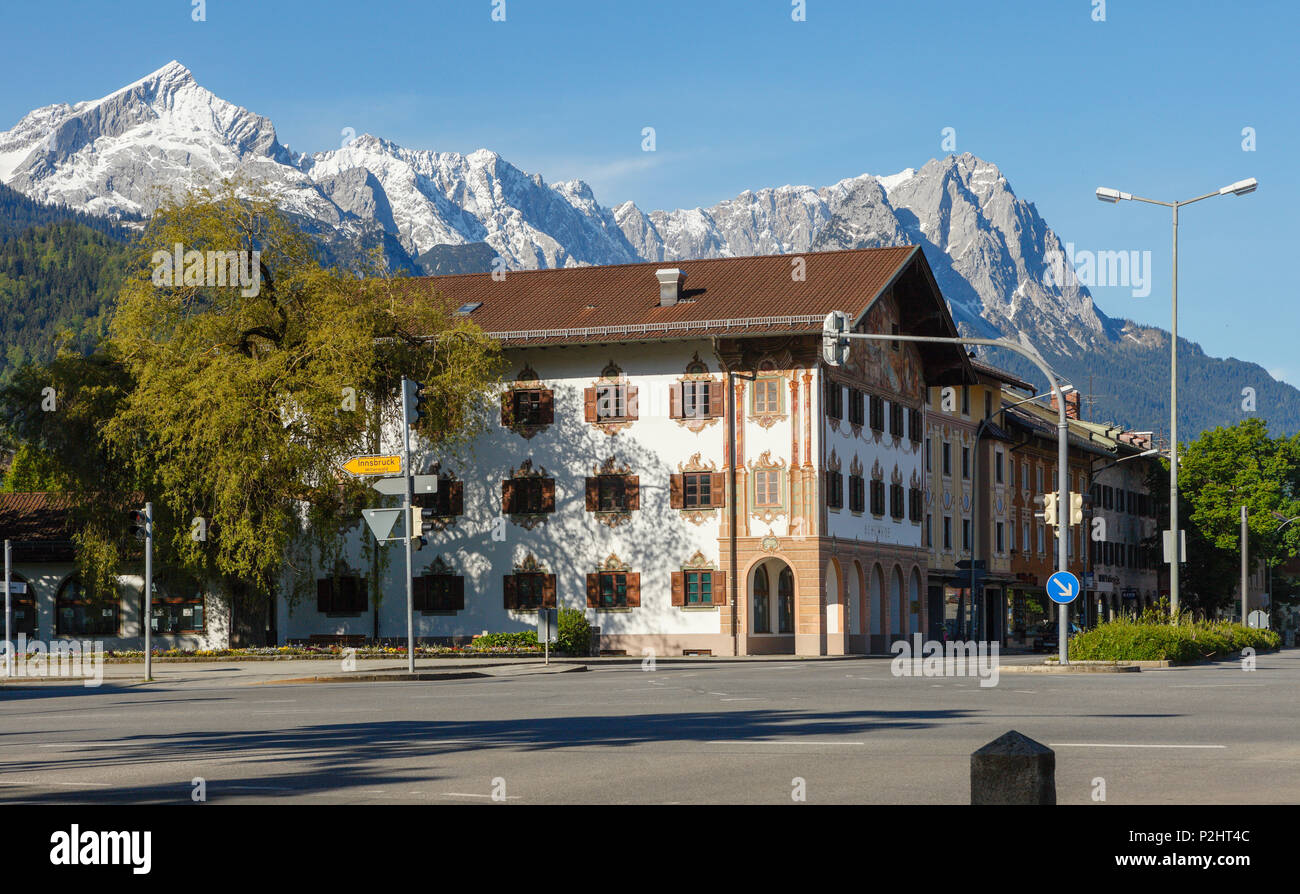 House on Rathausplatz square at the town hall, Partenkirchen, Wetterstein Mountains with Alpspitze and Zugspitze, Garmisch-Parte Stock Photo