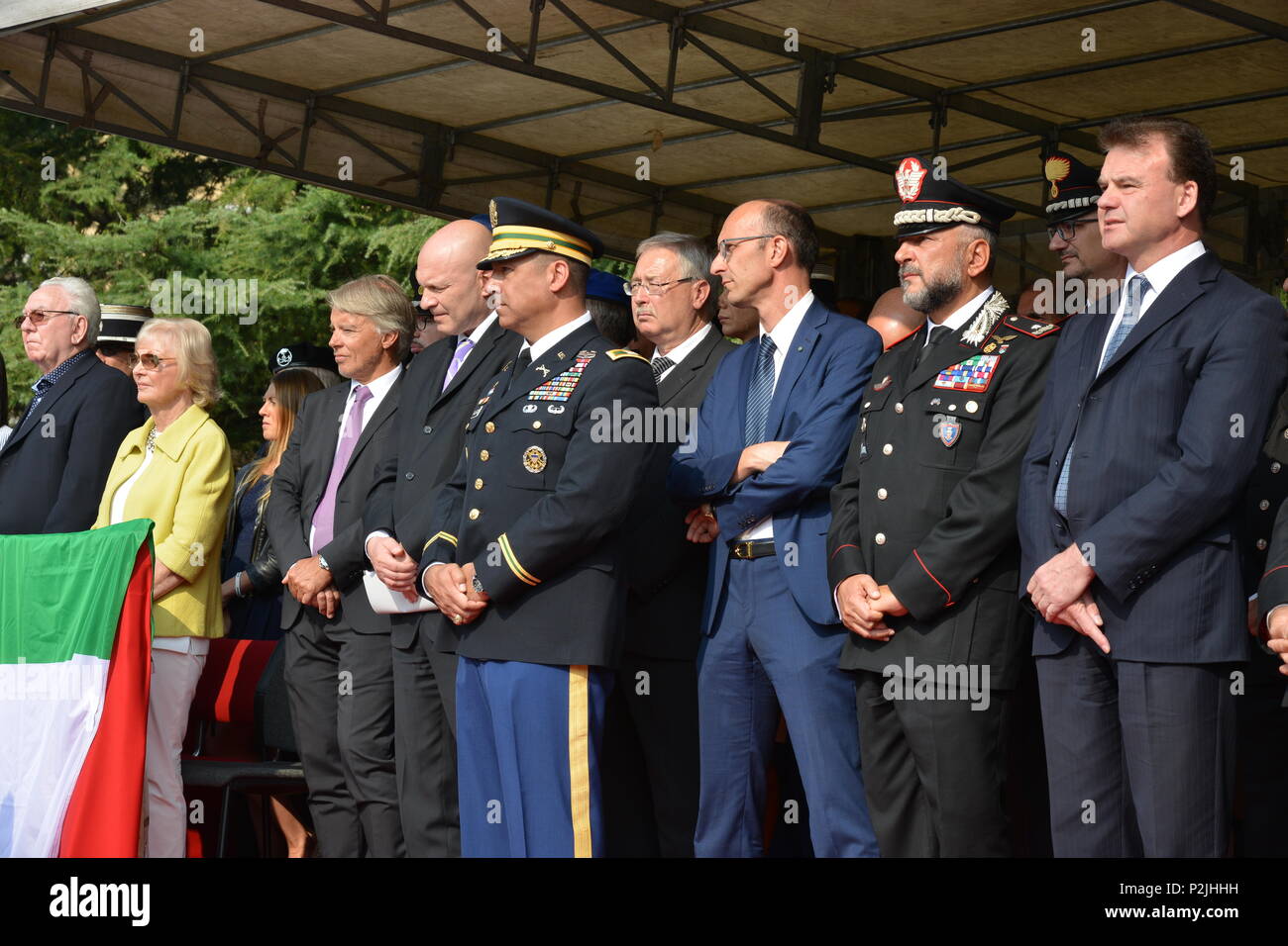 US, European and African authorities stand together during the European Union Police Services Training (EUPST) 2015 – 2018 closing ceremony at General A. Chinotto barracks, Vicenza, Italy, Sept. 30, 2016. The Italian Carabinieri organized the EUPST 2015 – 2018 Italian session from Sept. 19-30. The training audience consisted of approximately 200 police officers and gendarmes from the European Union, United States and across Africa. (U.S. Army Photo by Visual Information Specialist Paolo Bovo/released) Stock Photo