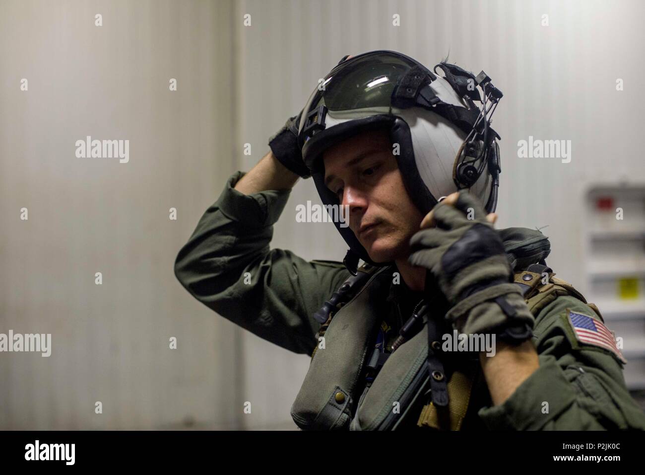 160929-N-ZY039-095 ATLANTIC OCEAN (Sept. 29, 2016) Petty Officer 3rd ...