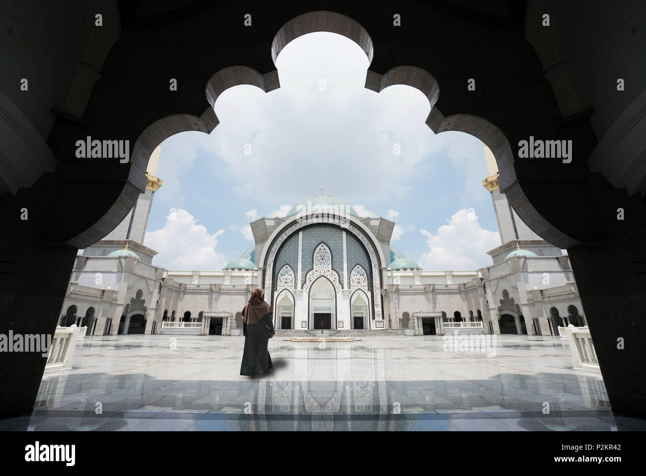 Malaysia Mosque with Muslim pray in Malaysia, female malaysian muslim pray at mosque, Kuala lumpur malaysia Stock Photo