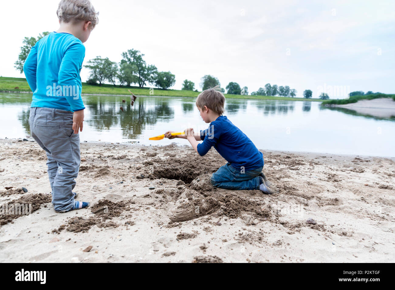 Children playing in river hi-res stock photography and images - Alamy