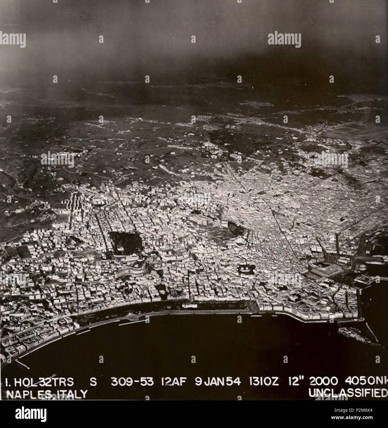. Italiano: Napoli, foto aerea USAF del 9.1.1954. Autore sconosciuto. 9 January 1954. Unknown 59 Napoli aerea (1954) Stock Photo