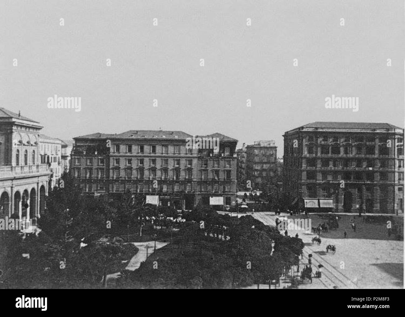 . Italiano: Napoli, Piazza Garibaldi, con Stazione Centrale e giardinetti antistanti (sulla sinistra). Autore sconosciuto. before 1904. Unknown 62 Napoli, Piazza Garibaldi 14 Stock Photo