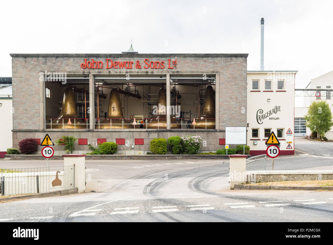 John Dewar & Sons Craigellachie whisky distillery, Craigellachie, Aberlour, Banffshire, Scotland, UK Stock Photo