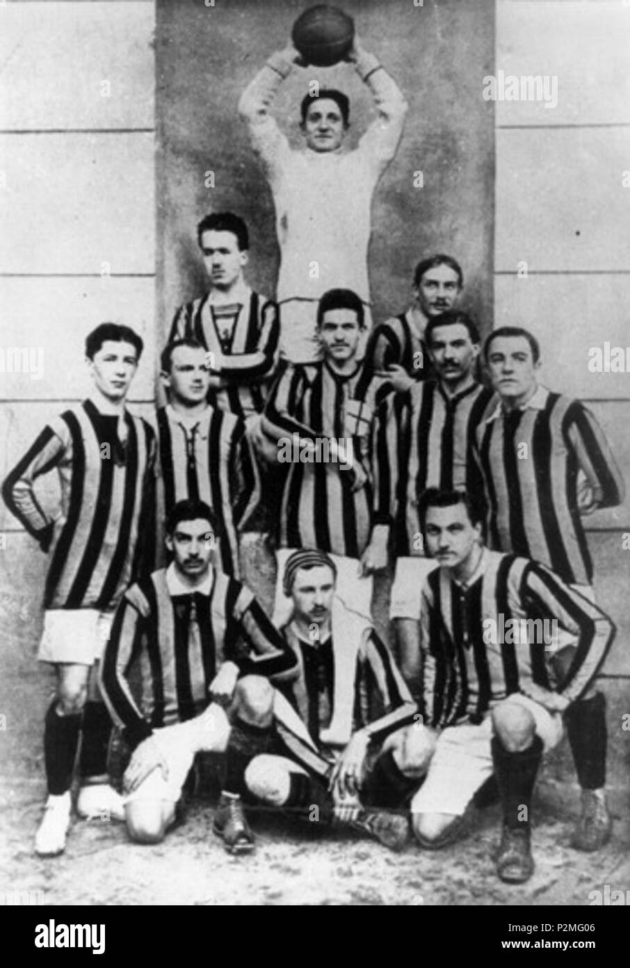 . English Italian football team Internazionale Milano, posing for the