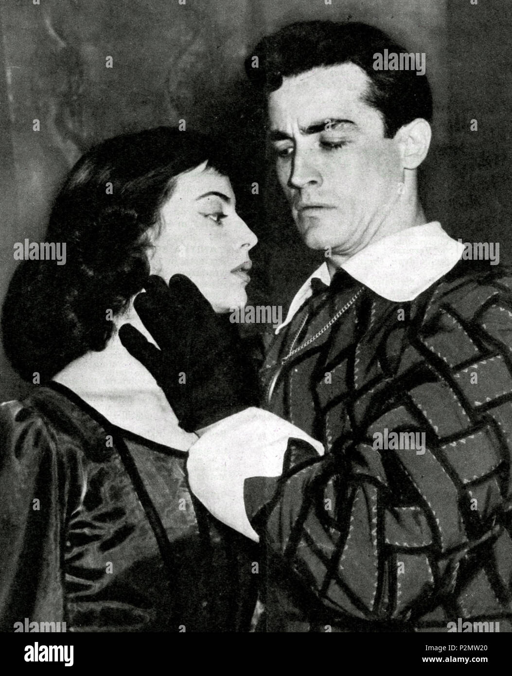 . Italiano: Anna Maria Ferrero e Vittorio Gassman in Amleto 1956 . 1956. Unknown 28 Ferrero Gassman Stock Photo