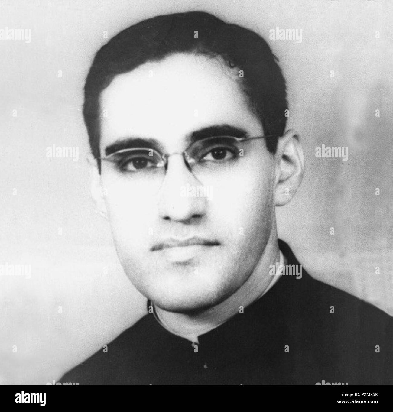 . Español: Óscar Romero en su seminario católico en Roma. 1940. Arzobispado de San Salvador 77 Romero, 1940 Stock Photo