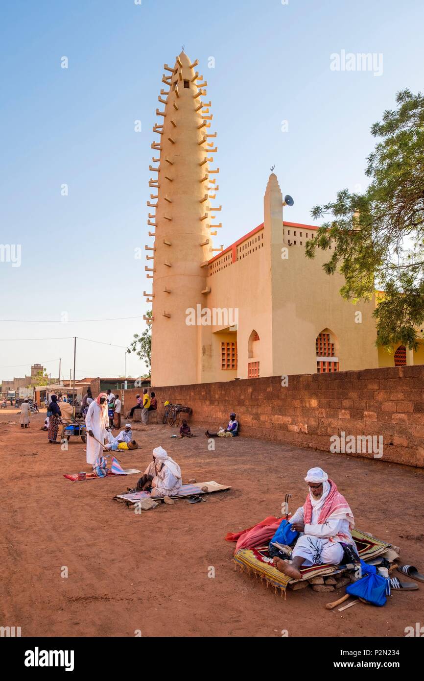 Burkina Faso, Boulkiemdé province, Koudougou, beggars in the early morning in front of the great mosque, alms being part of the 5 pillars of Islam Stock Photo