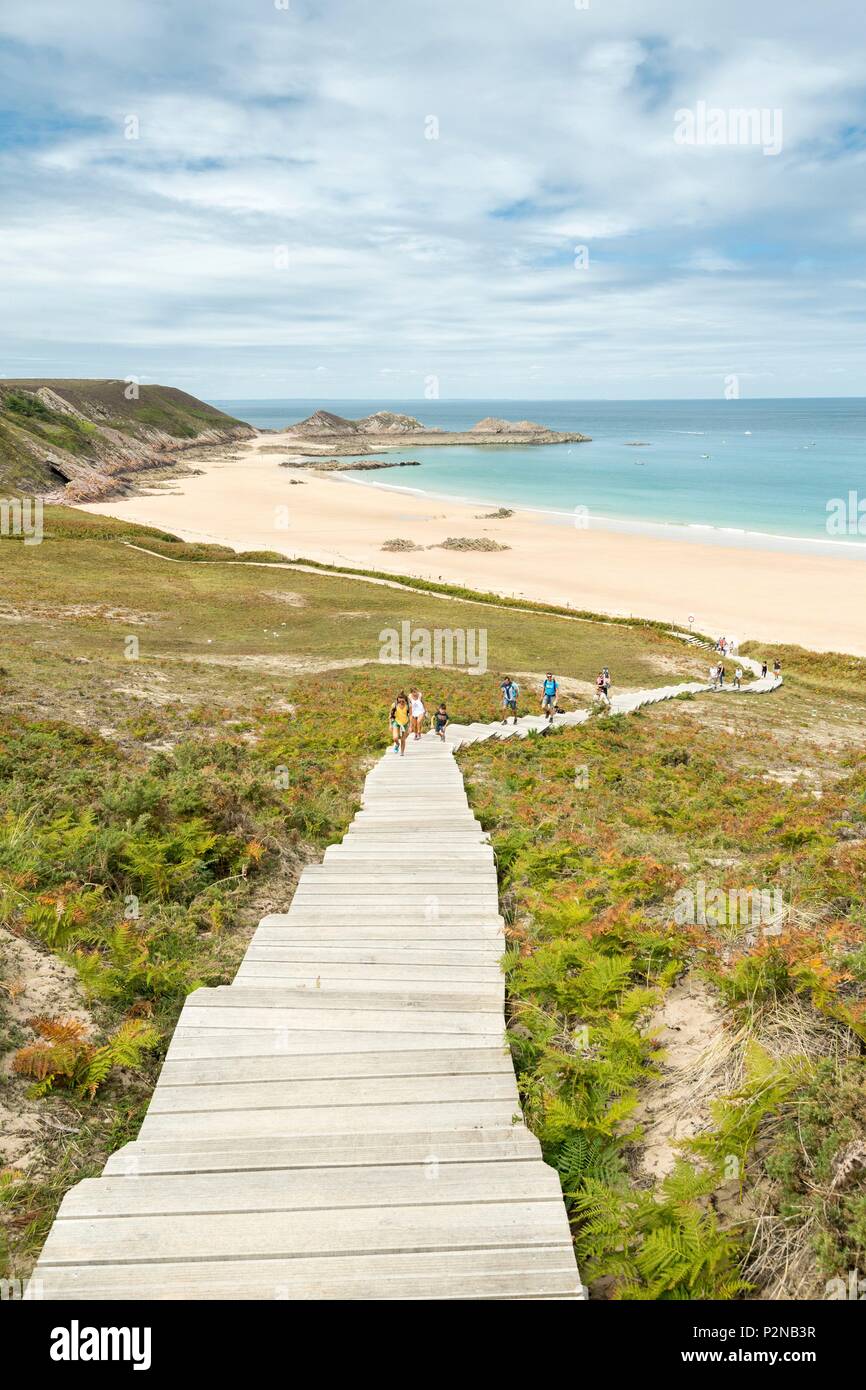 France Cotes D Armor Erquy Lourtuais Beach And Erquy Cape Stock france-cotes-d-armor-erquy-lourtuais-beach-and-erquy-cape-stock