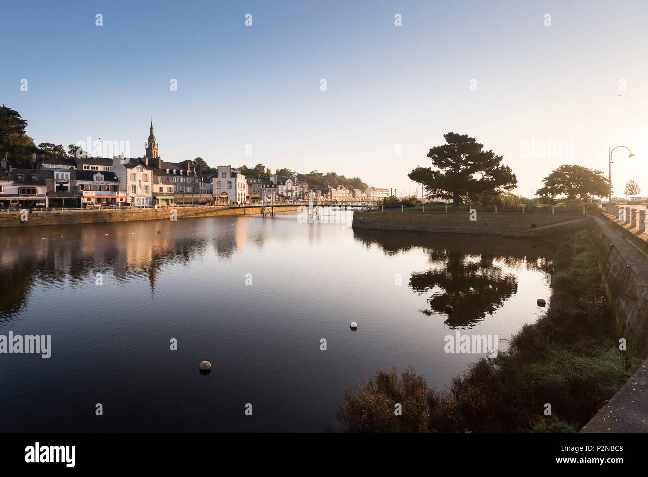 France, Cotes d'Armor, Binic Etables sur Mer, Binic harbour Stock Photo ...