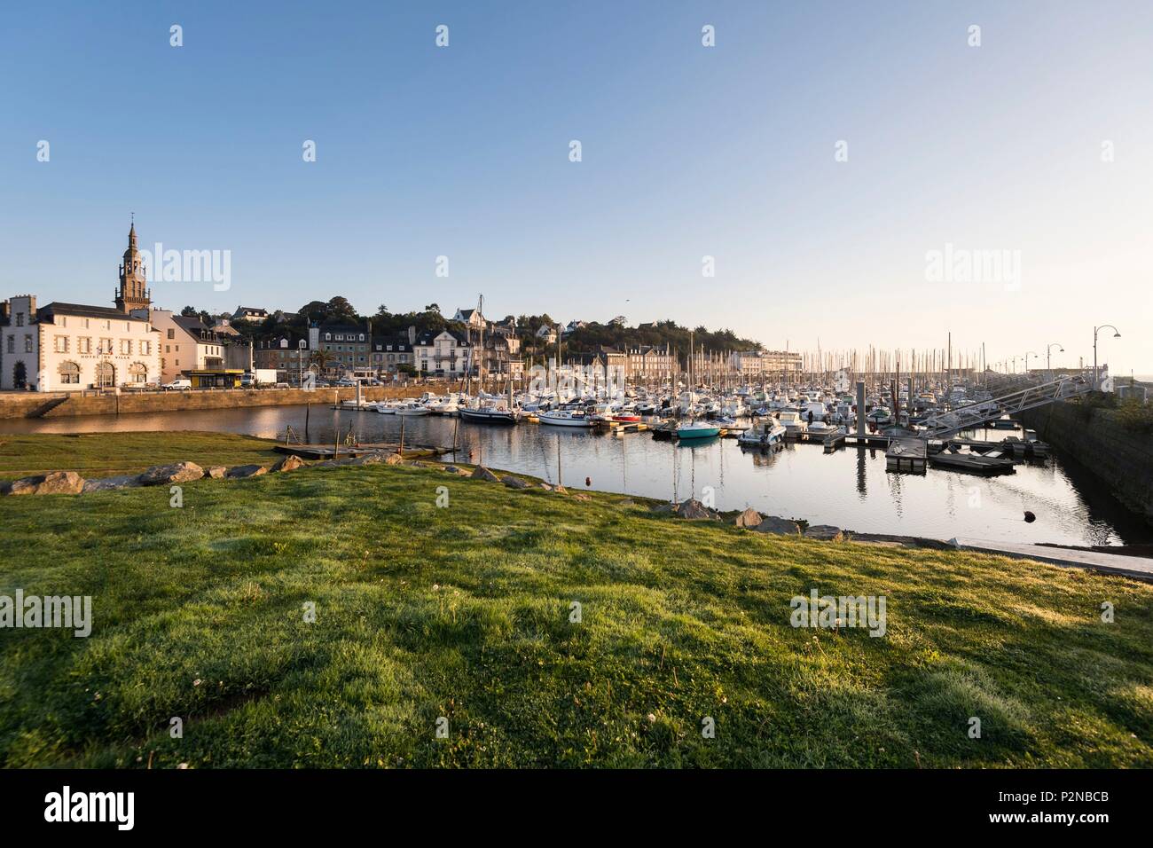 France, Cotes d'Armor, Binic Etables sur Mer, Binic harbour Stock Photo ...