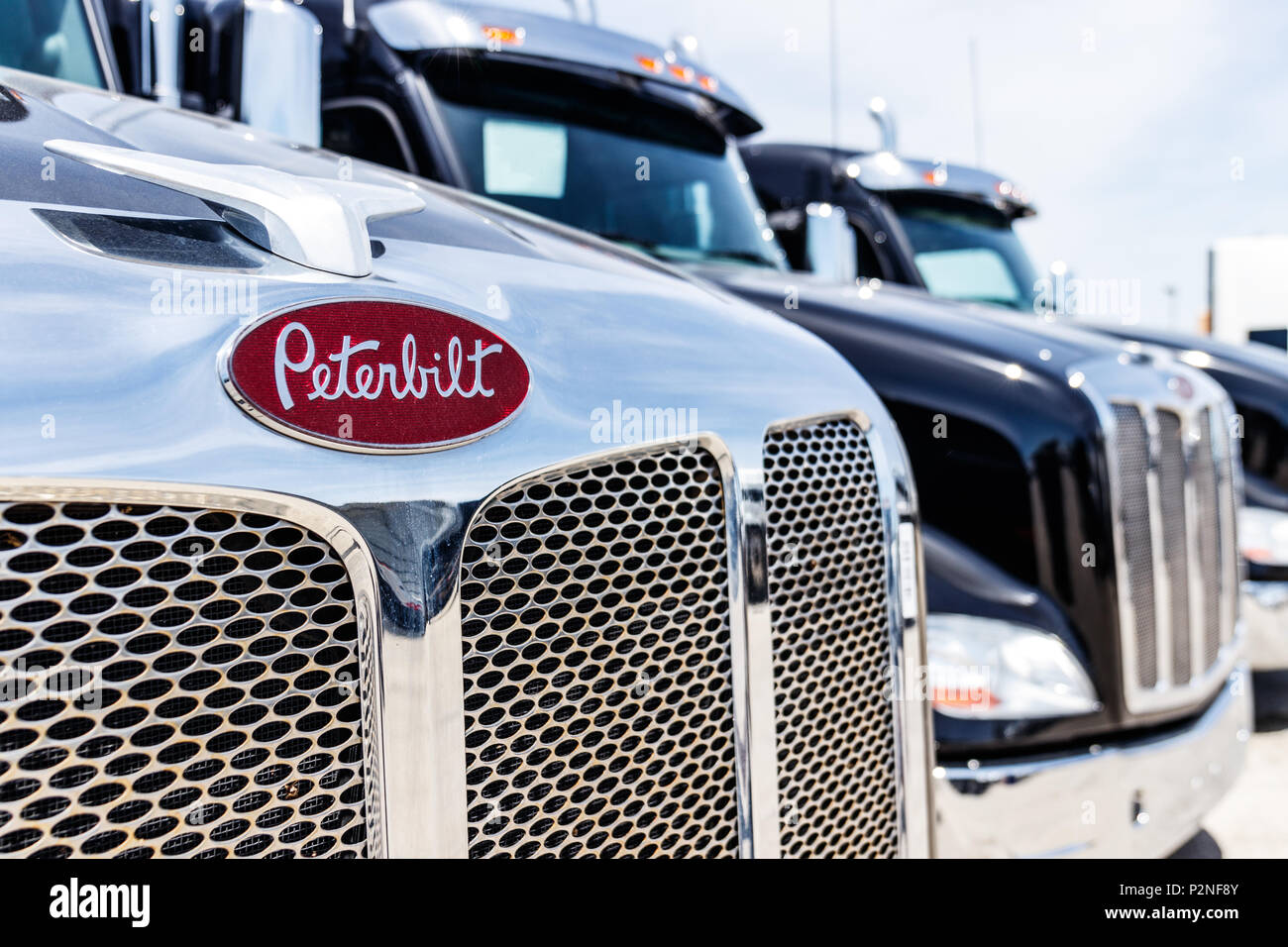 Indianapolis Circa June 2018 International Semi Tractor Trailer