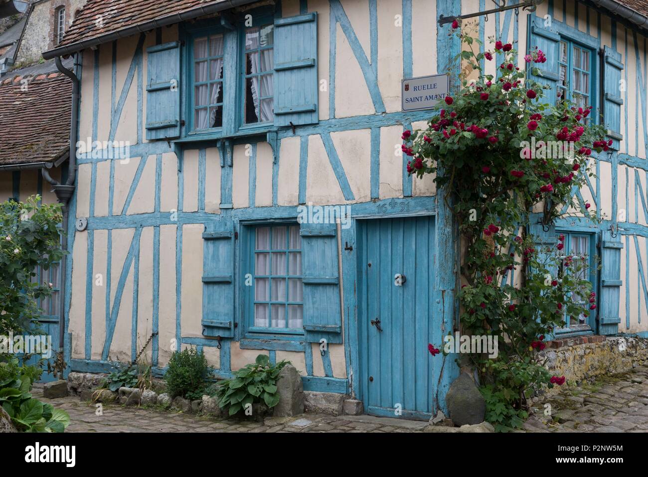 France, Oise, Gerberoy, labeled Most Beautiful Villages of France, blue house of the 17th century Stock Photo