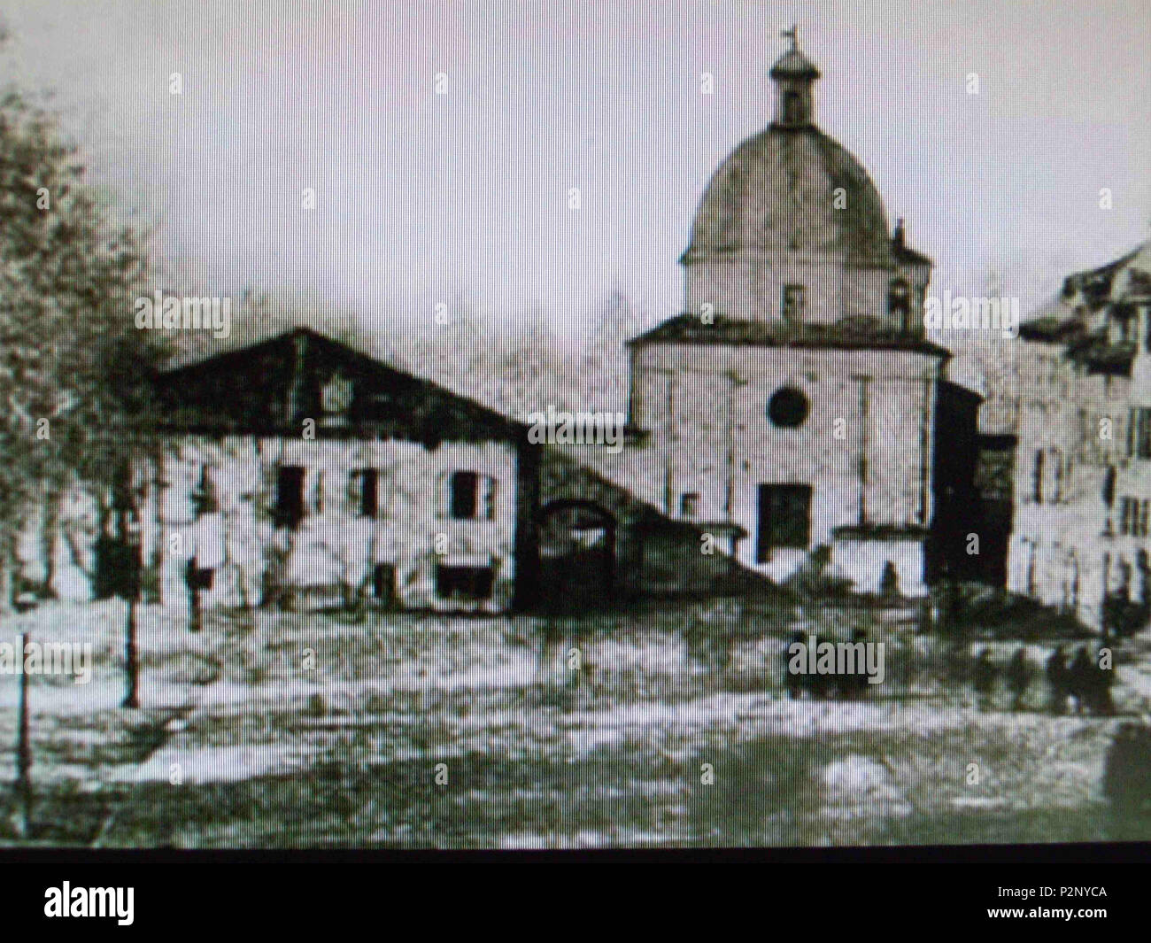 . Italiano: L'Oratorio della Madonnina con a fianco la porta e le mura di Mirandola nel 1868 . 1868. Unknown 66 Oratorio della Madonnina 1868 Stock Photo