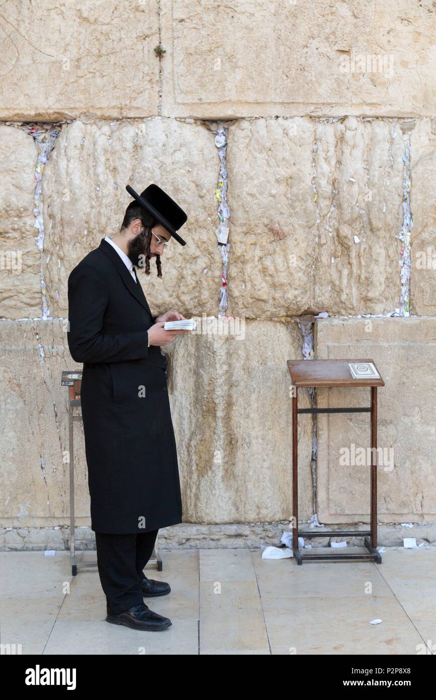 Israel, Jerusalem, UNESCO World Heritage Old Town, Western Wall or Wailing Wall, Praying Man, Hasidic Jew Stock Photo