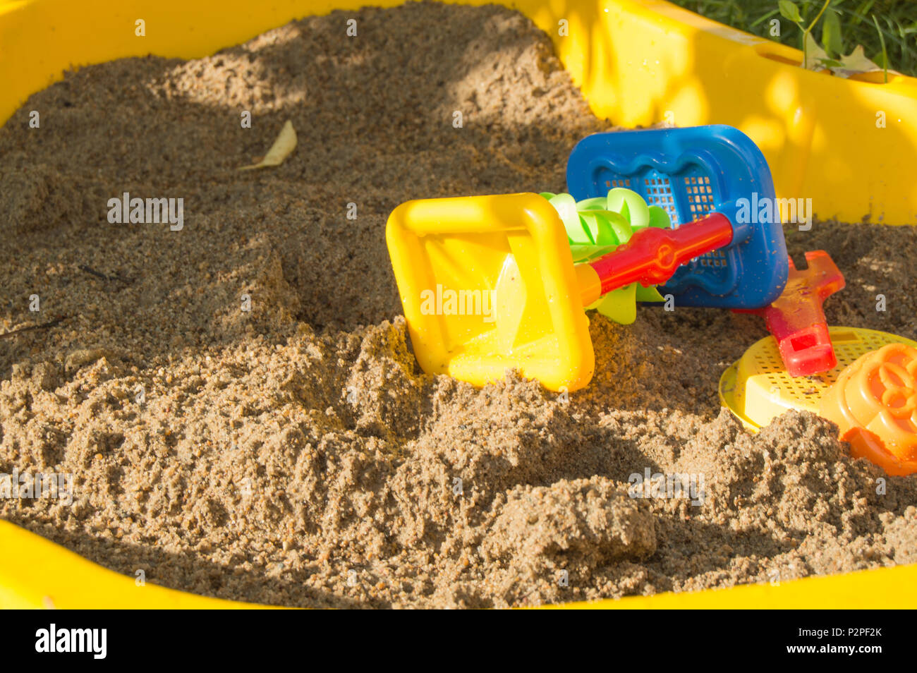 childrens plastic sandpit