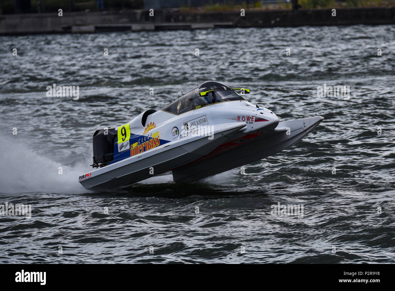 Grant Trask of F1 Atlantic Team racing in the F1H2O Formula 1 Powerboat Grand Prix of London at Royal Victoria Dock, Docklands, Newham, London, UK Stock Photo
