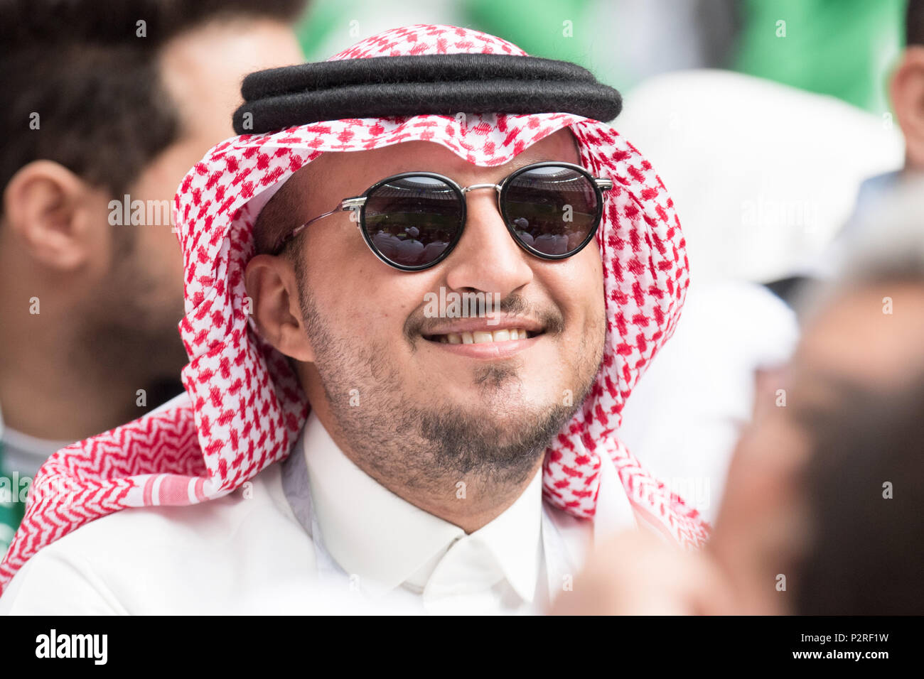 A Saudi Arabian fan in traditional clothing, bust, fan, fans, spectators, supporters, supporters, Russia (RUS) - Saudi Arabia (KSA) 5: 0, preliminary round, group A, match 1, on 14.06.2018 in Moscow ; Football World Cup 2018 in Russia from 14.06. - 15.07.2018. | usage worldwide Stock Photo