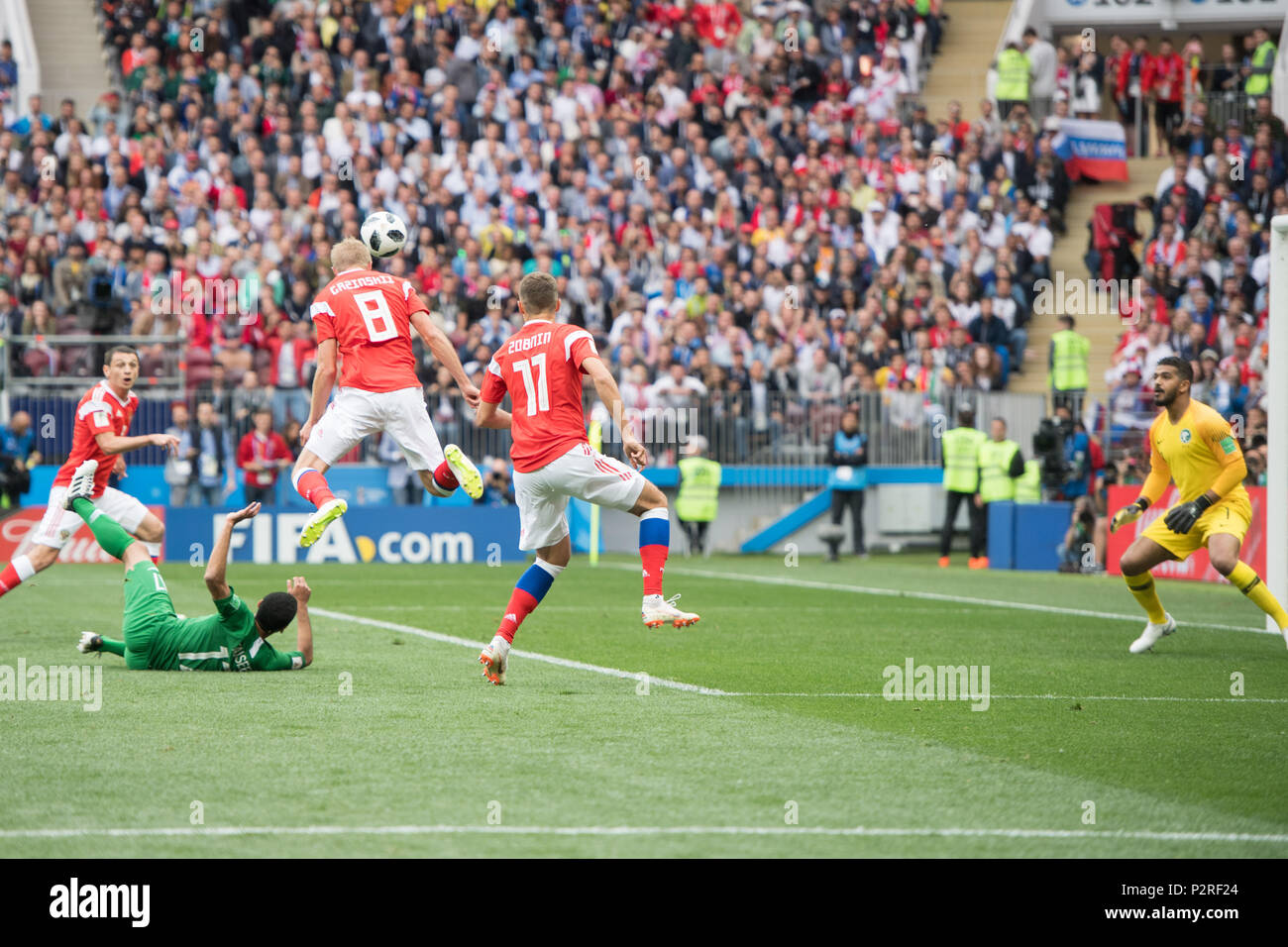 Head of the first goal of the tournament 1-0 for Russia, action, header, Russia (RUS) - Saudi Arabia (KSA) 5: 0, preliminary round, group A, Jury GAZINSKY (RUS) heads the ball Game 1, on 14.06.2018 in Moscow; Football World Cup 2018 in Russia from 14.06. - 15.07.2018. | usage worldwide Stock Photo