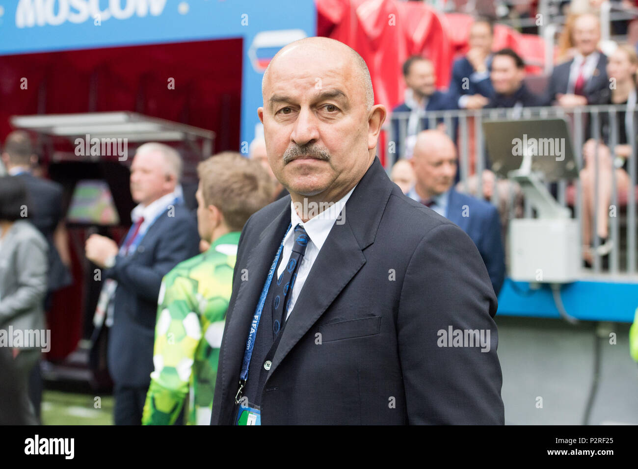 Stanislaw SALAMOWITSCH CHATCHESSOW (coach, RUS) before the game, half-length portrait, Russia (RUS) - Saudi Arabia (KSA) 5: 0, preliminary round, group A, match 1, on 14.06.2018 in Moscow; Football World Cup 2018 in Russia from 14.06. - 15.07.2018. | usage worldwide Stock Photo