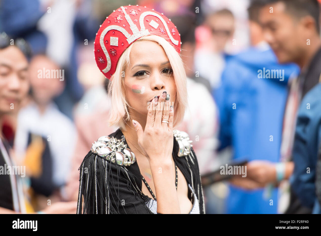 Russian fan, gesture, gesture, bust, kiss, fan, fans, spectators, trailer, supporter, Russia (RUS) - Saudi Arabia (KSA) 5: 0, preliminary round, group A, match 1, on 14.06.2018 in Moscow ; Football World Cup 2018 in Russia from 14.06. - 15.07.2018. | usage worldwide Stock Photo