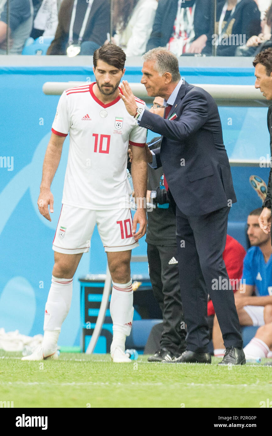 Karim ANSARIFARD (left, IRN) receives instructions from Carlos QUEIROZ (coach, IRN), instruction, talks, talking, full figure, upright format, Morocco (MAR) - Iran (IRN) 0: 1, preliminary round, group B, match 4, on the 15.06.2018 in St.Petersburg; Football World Cup 2018 in Russia from 14.06. - 15.07.2018. | usage worldwide Stock Photo
