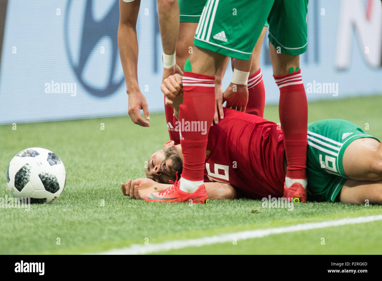 Noureddine AMRABAT (un., MAR) is unconscious on the pitch, injury, injured, half figure, half figure, Morocco (MAR) - Iran (IRN) 0: 1, Preliminary Round, Group B, Game 4, 15.06.2018 in St .Petersburg; Football World Cup 2018 in Russia from 14.06. - 15.07.2018. | usage worldwide Stock Photo